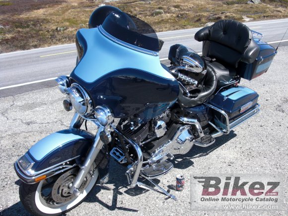 2002 Harley-Davidson FLHTC Electra Glide Classic photo